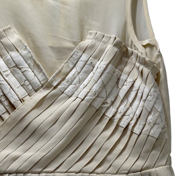 PINS AND NEEDLES Women's Top Beige Sleeveless Pleats Peplum Lace Contrast Size S - Picture 4 of 6